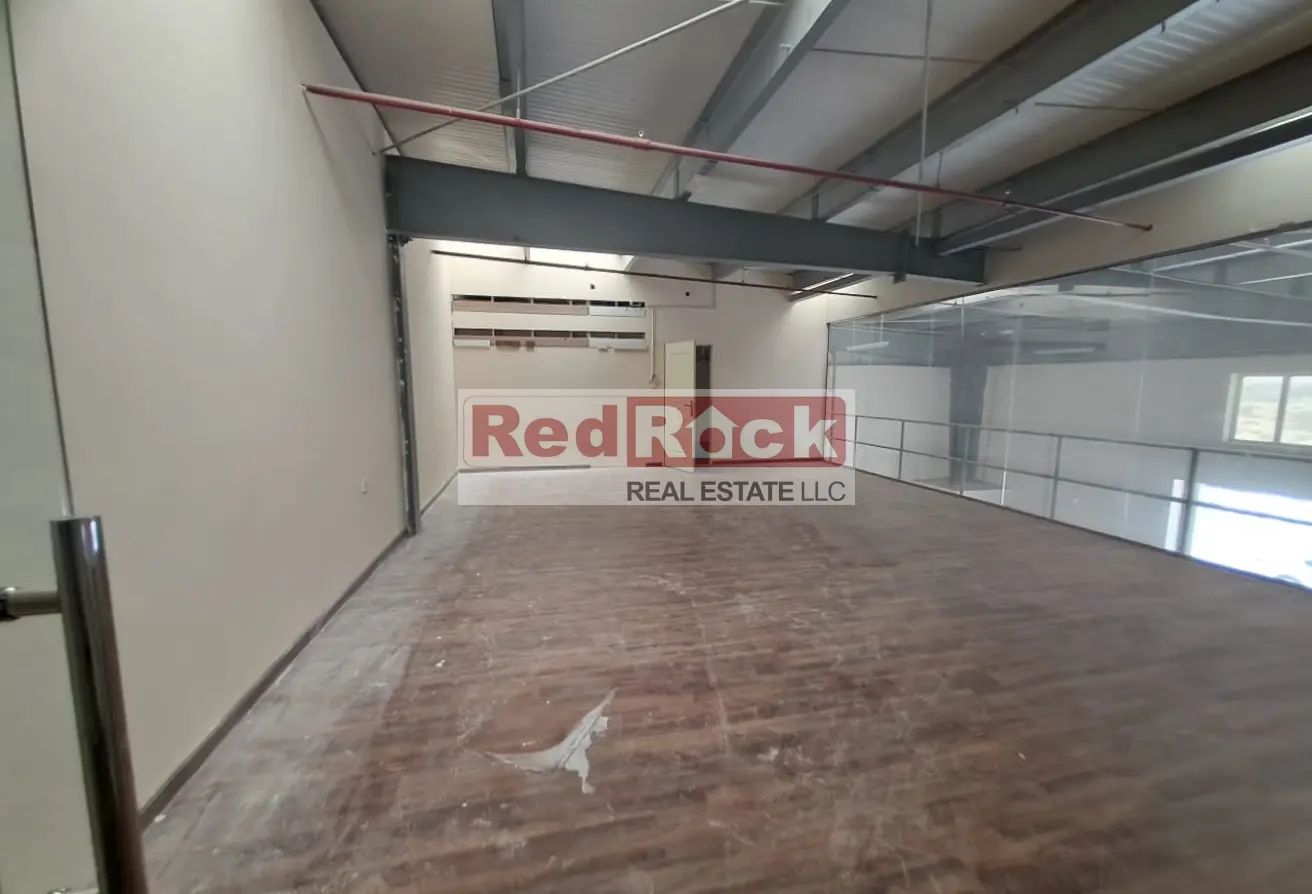 Warehouse for rent in Al Sajaa