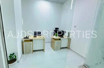 Office Space - Studio - 1 Bathroom for rent in Red Avenue - Al Garhoud - Dubai