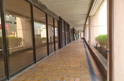 محل - استوديو للايجار في الكرامة - دبي