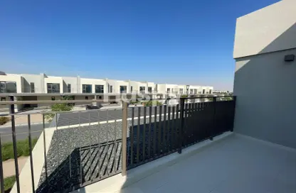 Terrace image for: Townhouse - 4 Bedrooms - 4 Bathrooms for rent in Parkside 2 - EMAAR South - Dubai South (Dubai World Central) - Dubai, Image 1