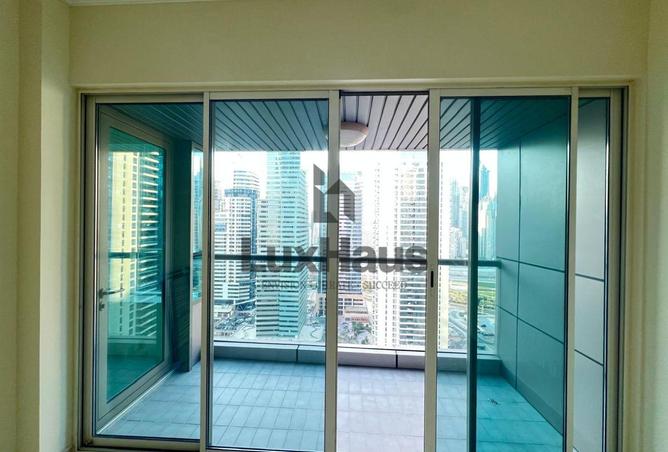 Unfurnished | Balcony  | Lake View | Vacant soon