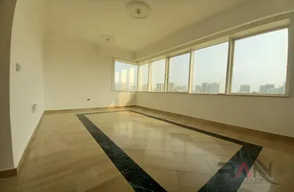 Empty Room image for: Apartment - 3 Bedrooms - 4 Bathrooms for rent in Madinat Zayed Tower - Muroor Area - Abu Dhabi, Image 1