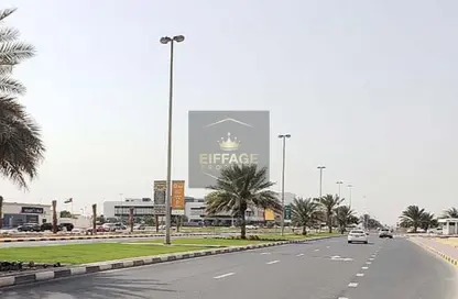 عمارة بالكامل - استوديو - 8 حمامات للبيع في مجمع مويلح - تجارية مويلح - الشارقة