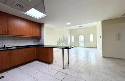 شقة - غرفة نوم - 2 حمامات للايجار في بناية  38إلى107 - طراز البحر المتوسط - ديسكفري غاردنز - دبي