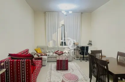 شقة - 2 غرف نوم - 2 حمامات للايجار في مساكن كورنيش عجمان - طريق كورنيش عجمان - عجمان
