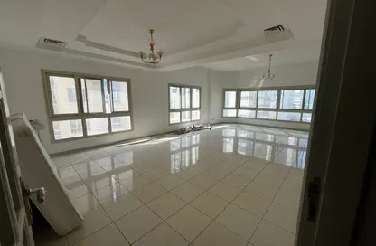 شقة - 2 غرف نوم - 3 حمامات للايجار في المجاز 1 - المجاز - الشارقة