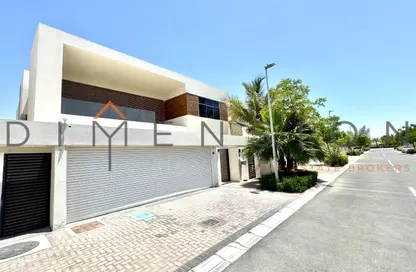 Villa - 5 Bedrooms - 6 Bathrooms for sale in West Yas - Yas Island - Abu Dhabi