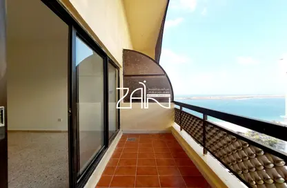 Apartment - 4 Bedrooms - 5 Bathrooms for rent in Corniche Road - Abu Dhabi