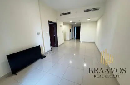 Apartment - 1 Bedroom - 2 Bathrooms for sale in The Manhattan Tower - Jumeirah Village Circle - Dubai