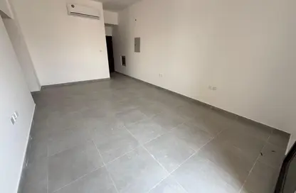 Apartment - 2 Bedrooms - 2 Bathrooms for rent in Al Jurf 2 - Al Jurf - Ajman Downtown - Ajman