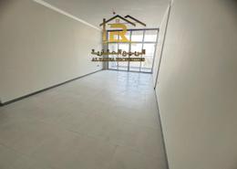 صورةغرفة فارغة لـ: شقة - 3 غرف نوم - 4 حمامات للكراء في شارع شيخ خليفة بن زايد - عجمان, صورة 1