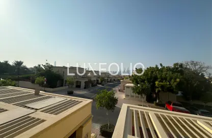 فيلا - 2 غرف نوم - 3 حمامات للايجار في الينابيع 3 - الينابيع - دبي