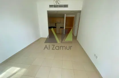 شقة - غرفة نوم - 1 حمام للايجار في ماي فير ريزيدنسي - الخليج التجاري - دبي