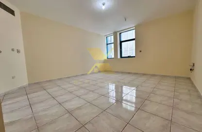Apartment - 3 Bedrooms - 4 Bathrooms for rent in Al Khalidiya - Abu Dhabi