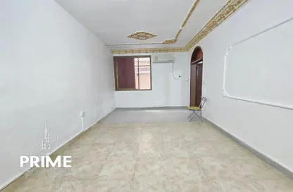 شقة - غرفة نوم - 1 حمام للايجار في بناية المرور - شارع سلطان بن زايد الاول - منطقة المرور - أبوظبي