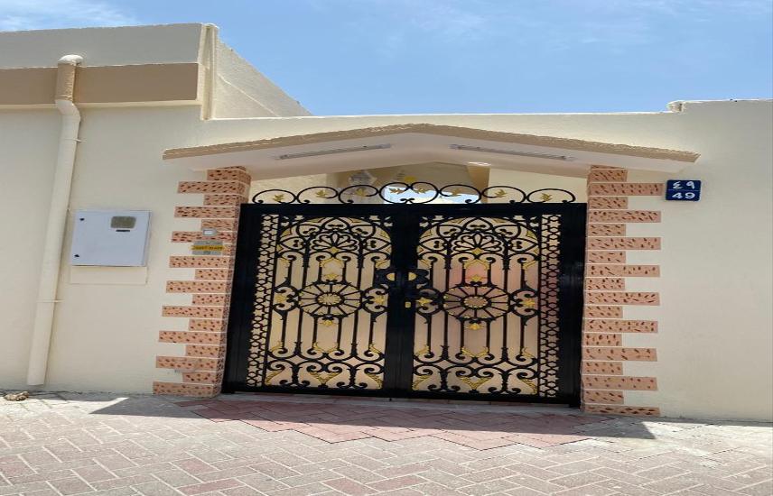 Villa for Rent in Abu Hail Rooms for rent only for families in prime