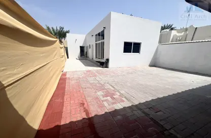 Villa - 2 Bedrooms - 2 Bathrooms for rent in Al Wasl Road - Al Wasl - Dubai