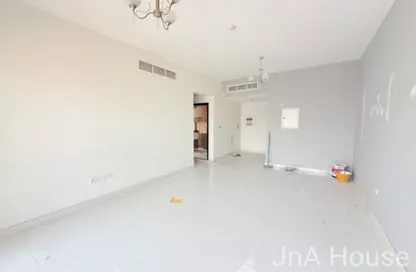 شقة - 2 غرف نوم - 2 حمامات للايجار في مجمع دبي ريزيدنس - دبي