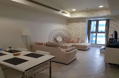 صورة لـ غرفة المعيشة / غرفة الطعام شقة - 2 غرف نوم - 2 حمامات للايجار في برج الأميرة - دبي مارينا - دبي ، صورة رقم 1