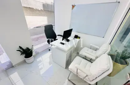 Office Space - Studio - 1 Bathroom for rent in Reem Residency - Al Karama - Dubai