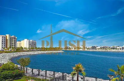 Villa - 4 Bedrooms - 5 Bathrooms for rent in Sur La Mer - La Mer - Jumeirah - Dubai
