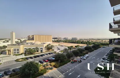 Apartment - 2 Bedrooms - 2 Bathrooms for rent in Hayat Boulevard-2A - Hayat Boulevard - Town Square - Dubai