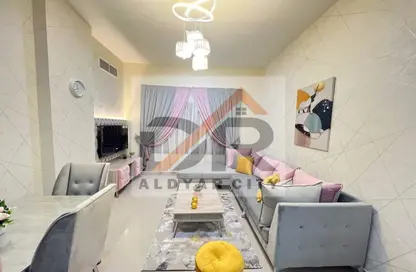 شقة - غرفة نوم - 1 حمام للايجار في مساكن كورنيش عجمان - طريق كورنيش عجمان - عجمان