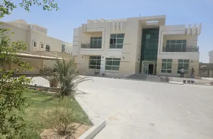 Villa - 6 Bedrooms - 7+ Bathrooms for rent in Shakhbout City - Abu Dhabi