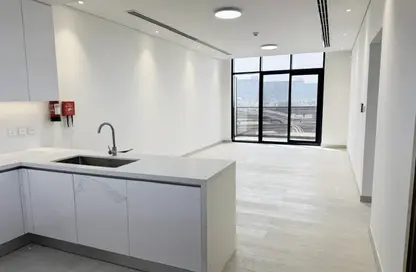 Apartment - 3 Bedrooms - 3 Bathrooms for rent in M2M Building - Meydan Avenue - Meydan - Dubai