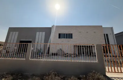 Warehouse - Studio - 4 Bathrooms for sale in Dubai Investment Park 2 (DIP 2) - Dubai Investment Park (DIP) - Dubai Warehouse - Studio - 4 Bathrooms for sale in Dubai Investment Park 2 (DIP 2) - Dubai Investment Park (DIP) - Dubai