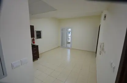 شقة - غرفة نوم - 2 حمامات للايجار في الخريف 2 - سيزون كوميونيتي - قرية الجميرا سركل - دبي
