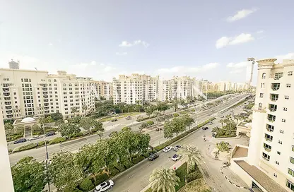 Apartment - 3 Bedrooms - 4 Bathrooms for sale in Jash Falqa - Shoreline Apartments - Palm Jumeirah - Dubai