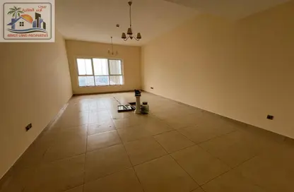 Apartment - 2 Bedrooms - 3 Bathrooms for rent in Al Khan 9 building - Al Khan - Sharjah