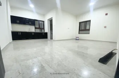 Empty Room image for: Apartment - 1 Bathroom for rent in Shareat Al Mutaredh - Al Mutarad - Al Ain, Image 1