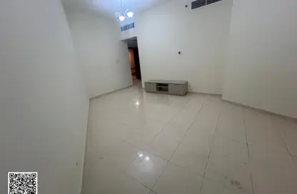شقة - غرفة نوم - 2 حمامات للبيع في أورينت تاور 1 - أورينت تاور - البستان - عجمان