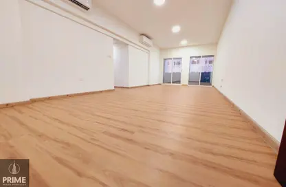Apartment - 3 Bedrooms - 2 Bathrooms for rent in Cornich Al Khalidiya - Al Khalidiya - Abu Dhabi