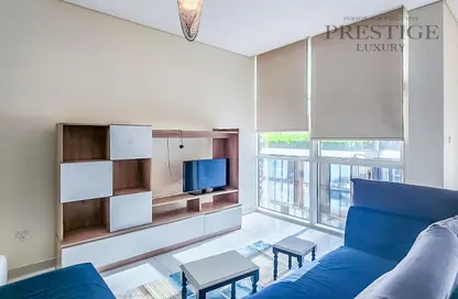 Living Room image for: Apartment - 1 Bedroom - 2 Bathrooms for rent in Park Central - Business Bay - Dubai, Image 1