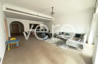 شقة - 2 غرف نوم - 4 حمامات للايجار في الحمري - مساكن شور لاين - نخلة جميرا - دبي