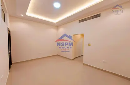 Empty Room image for: Apartment - 1 Bathroom for rent in Al Qubaisat - Al Mushrif - Abu Dhabi, Image 1