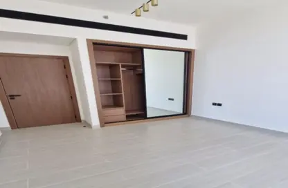 شقة - غرفة نوم - 2 حمامات للايجار في بن غاطي أزور - قرية الجميرا سركل - دبي
