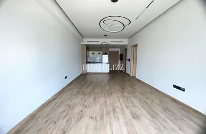 Apartment - 1 Bedroom - 2 Bathrooms for rent in Rokane G25 - Jumeirah Village Circle - Dubai