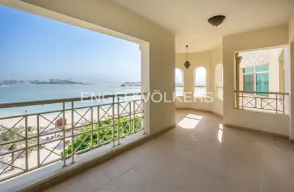 Apartment - 2 Bedrooms - 4 Bathrooms for rent in Al Msalli - Shoreline Apartments - Palm Jumeirah - Dubai