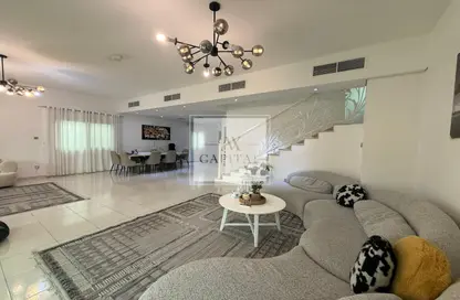 Villa - 4 Bedrooms - 5 Bathrooms for rent in Circle Villas - Jumeirah Village Circle - Dubai