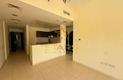 Apartment - 1 Bedroom - 2 Bathrooms for rent in Farah Tower 1 - Queue Point - Dubai Land - Dubai