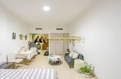 Apartment - 1 Bathroom for sale in Plaza Residences - Jumeirah Village Circle - Dubai