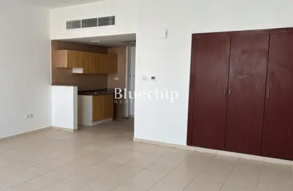 Apartment - Studio - 1 Bathroom for rent in X16 - England Cluster - International City - Dubai