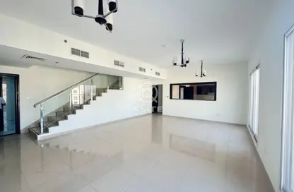 Duplex - 3 Bedrooms - 4 Bathrooms for rent in Royal JVC Building - District 10 - Jumeirah Village Circle - Dubai