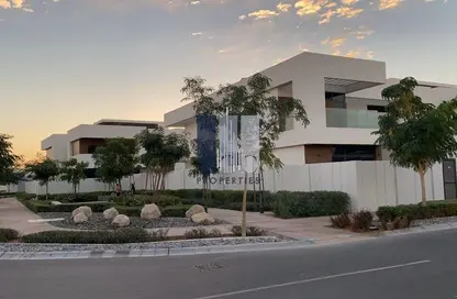 Villa - 5 Bedrooms - 6 Bathrooms for sale in West Yas - Yas Island - Abu Dhabi