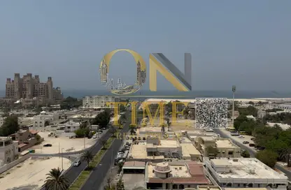 شقة - 3 غرف نوم - 4 حمامات للايجار في مساكن كورنيش عجمان - طريق كورنيش عجمان - عجمان