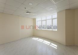 Empty Room image for: Apartment - 1 bedroom - 1 bathroom for rent in RAK Tower - Al Seer - Ras Al Khaimah, Image 1